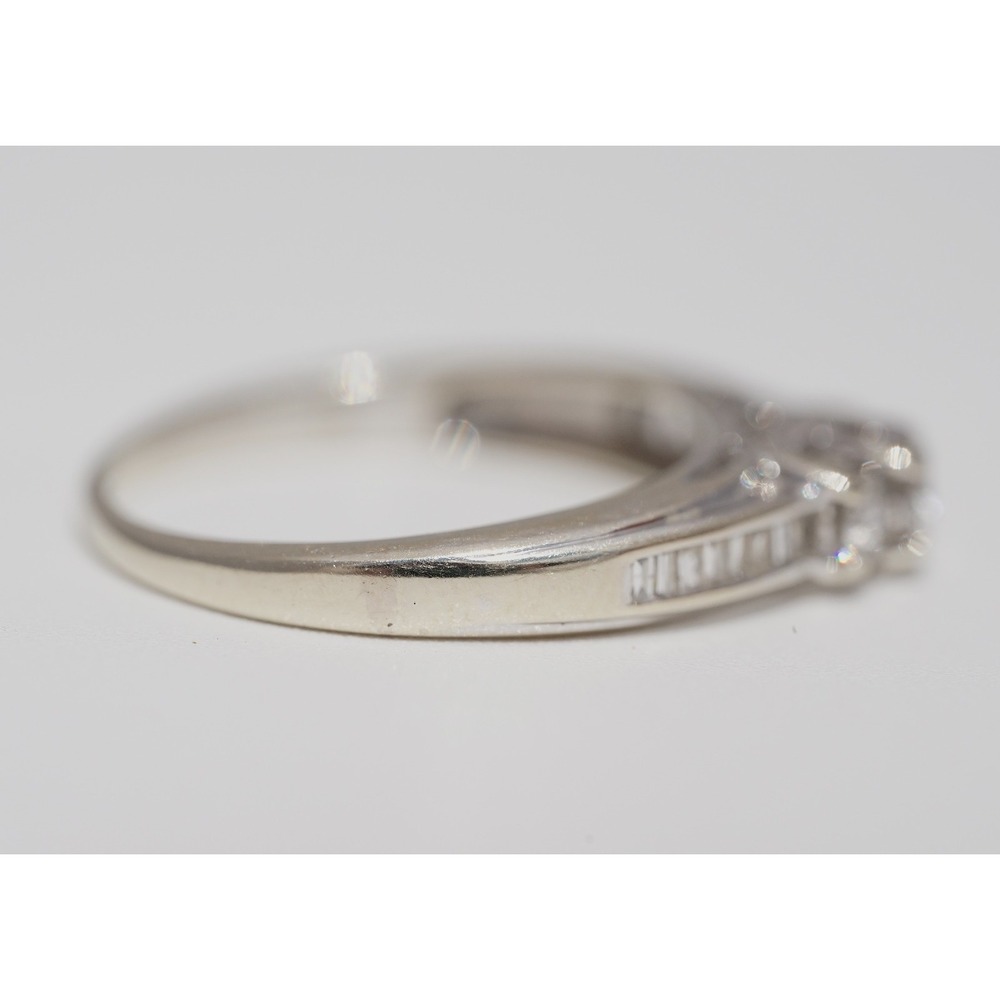 Vintage 14k Solid White Gold Natural Round Bagutte Diamond Ring - Size 8 3.1g - Picture 7 of 12